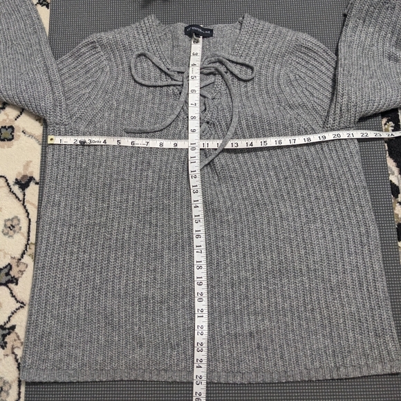 HOLT RENFREW Wool/Cashmere Sweater - Picture 10 of 11